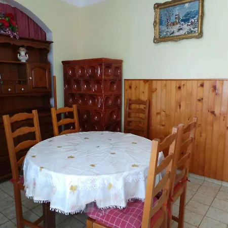 In With Four-bedrooms 1 Apartament