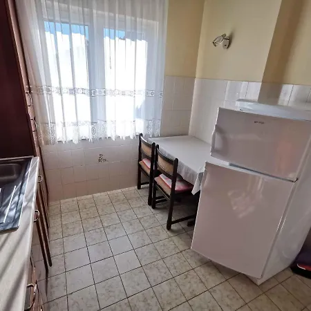 In With Four-bedrooms 1 Apartament *