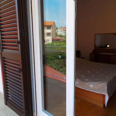 In With Four-bedrooms 1 Apartment