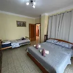 In With Four-bedrooms 1 Διαμέρισμα *