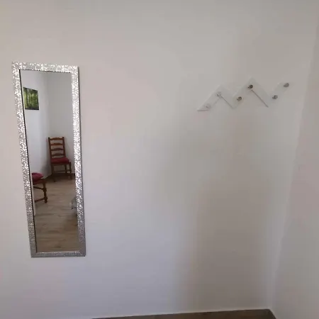 In With Four-bedrooms 1 Appartement
