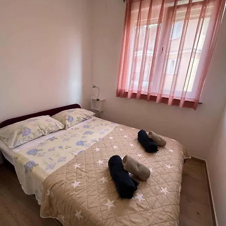 In With Four-bedrooms 1 *