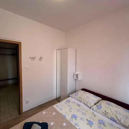 In With Four-bedrooms 1 Apartamento