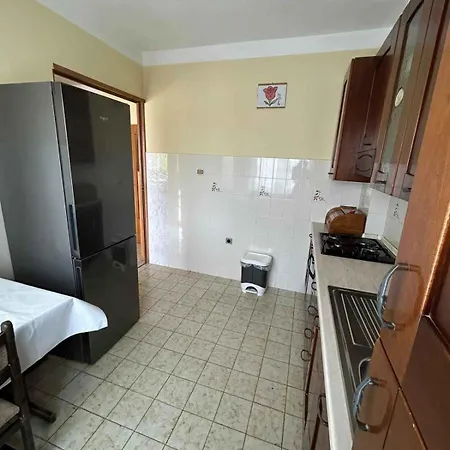 In With Four-bedrooms 1 *