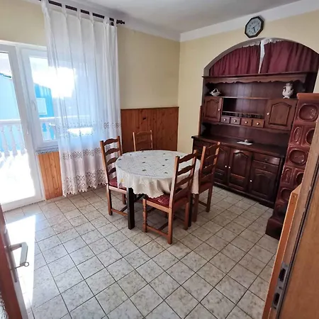 In With Four-bedrooms 1 Apartment