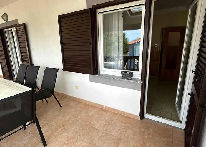 Apartment In With Four-bedrooms 1 *