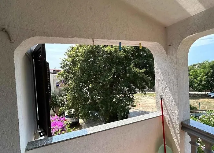 In With Four-bedrooms 1 *