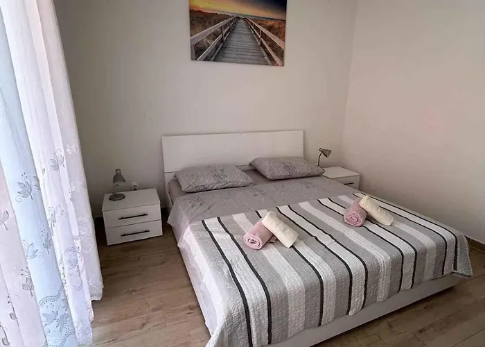 In With Four-bedrooms 1 Apartment Medulin