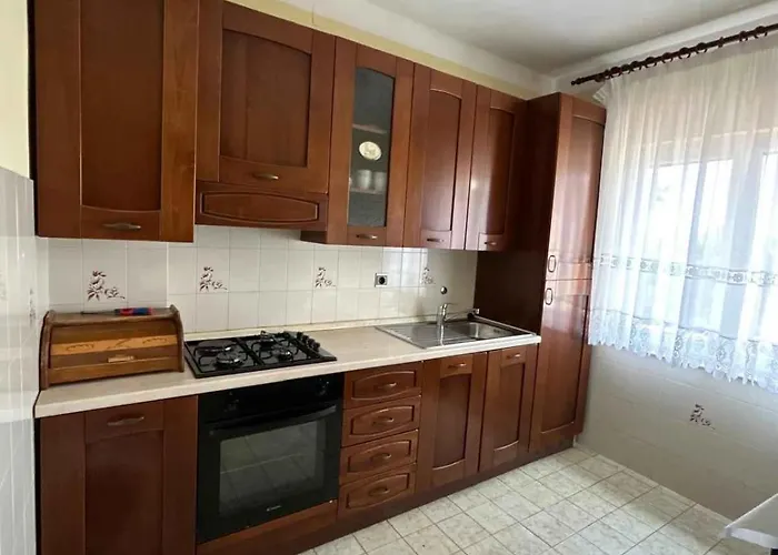 Apartment In With Four-bedrooms 1 Medulin