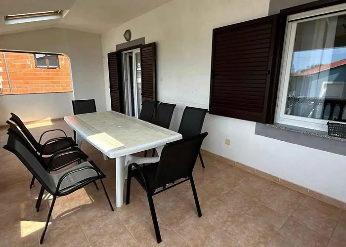 Apartment In With Four-bedrooms 1 *