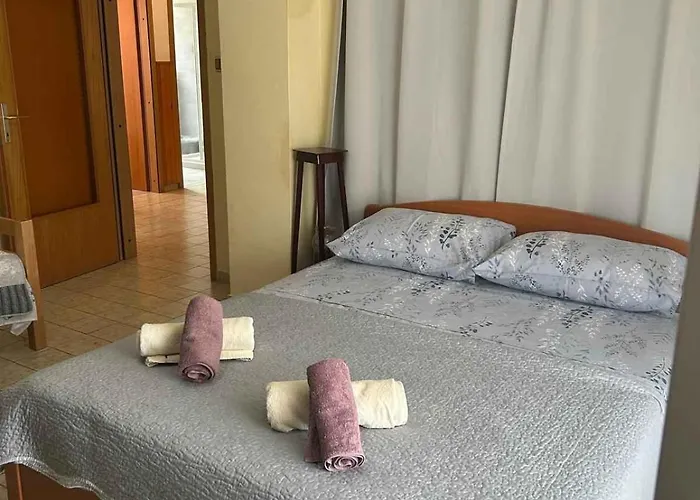 Apartment In With Four-bedrooms 1 Medulin